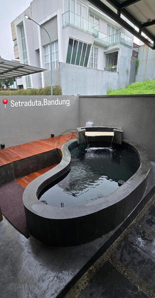 Setraduta Kolam Depan, 4.7Ton, 3.2m x 2.1m x 1.3m
